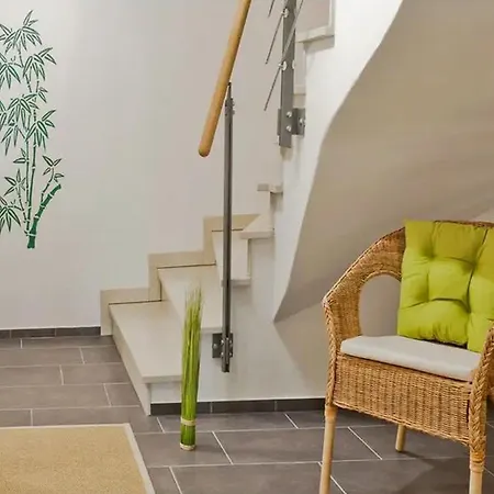 Paula Apartman *
